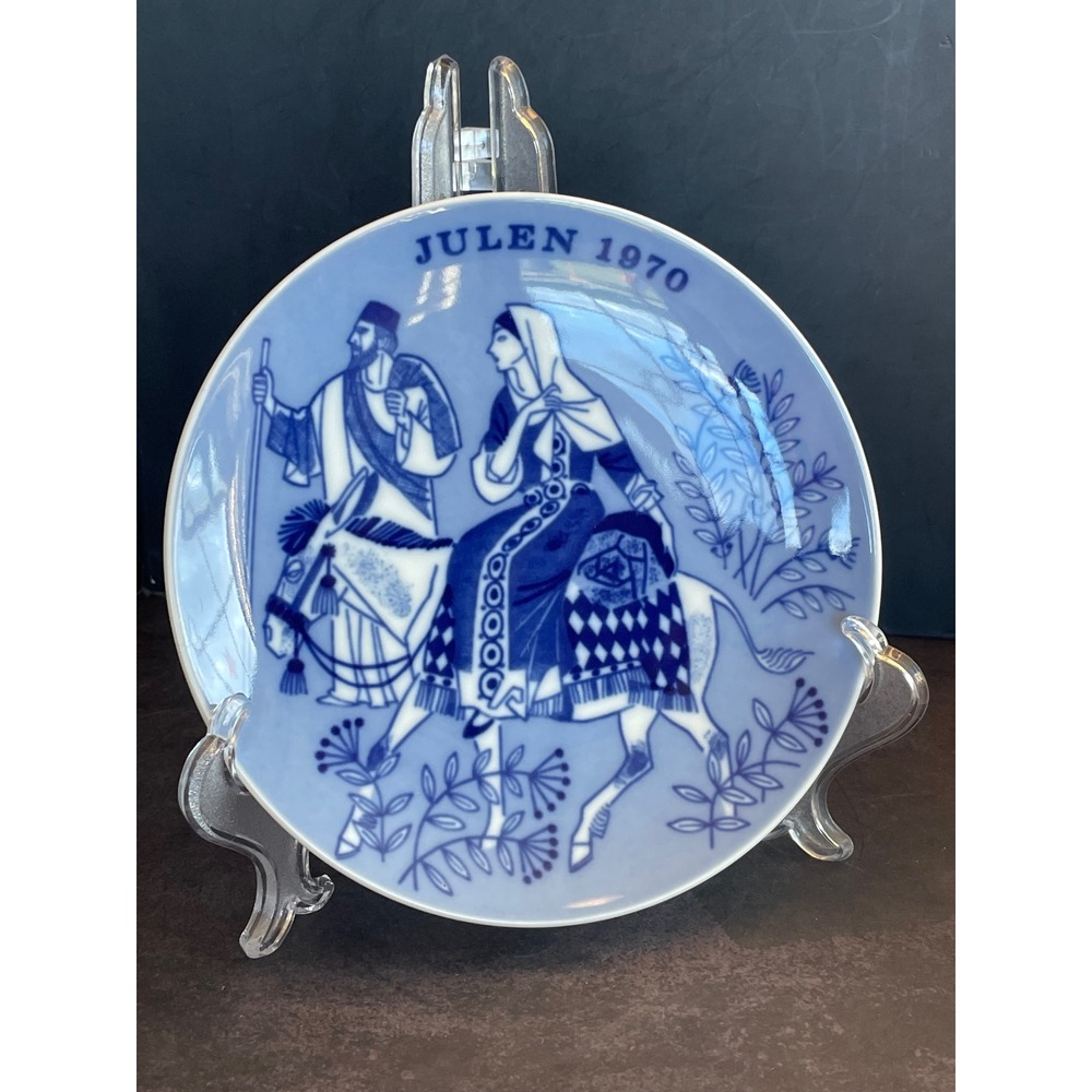 Porsgrund Norway Julen 1970 Christmas Plate On the Road to Bethlehem Blue White